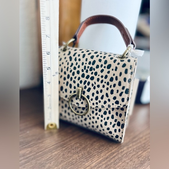 Universal Thread Bags Magnetic Flap Closure Leopard Print Mini Shoulder Handbag - Picture 13 of 13